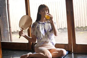 Mùa hè buồn chán ở quê làm tình vợ yêu cạnh bên nhà thiếu thốn vì lấy gã chồng già